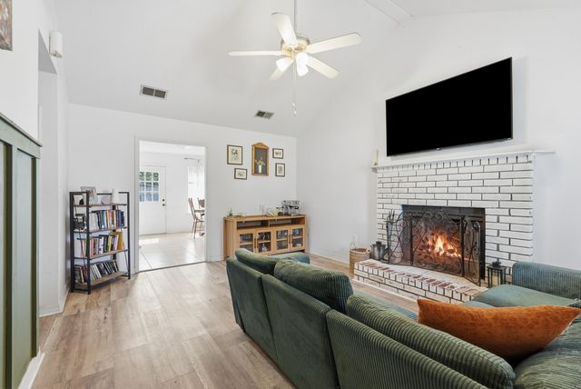 27 Burns Drive, Cabot, AR 72023