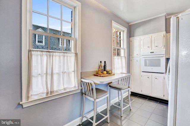 2528 QUEEN ANNES LN NW, Washington, DC 20037