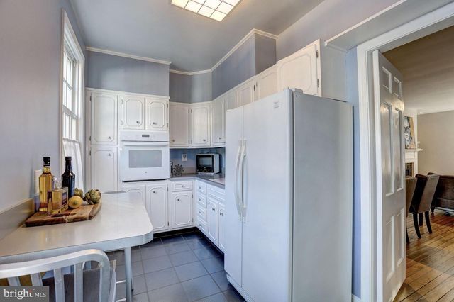 2528 QUEEN ANNES LN NW, Washington, DC 20037