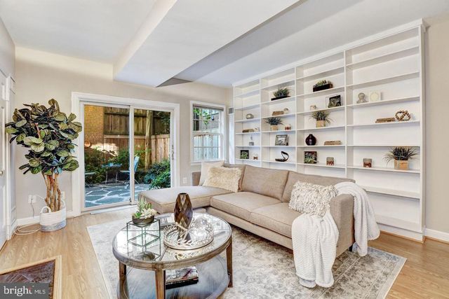 2528 QUEEN ANNES LN NW, Washington, DC 20037