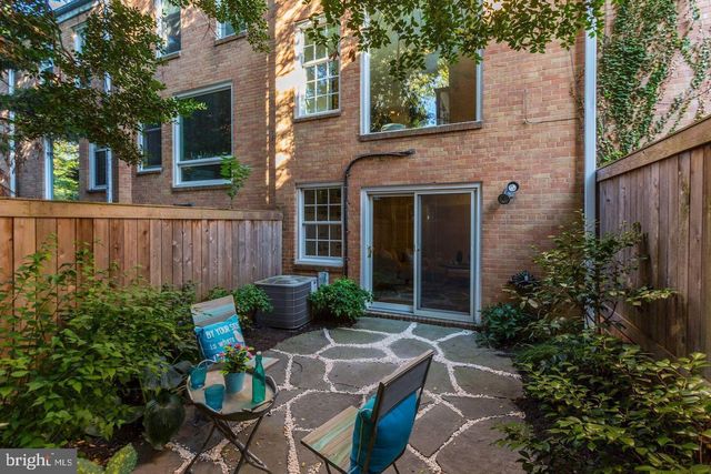 2528 QUEEN ANNES LN NW, Washington, DC 20037
