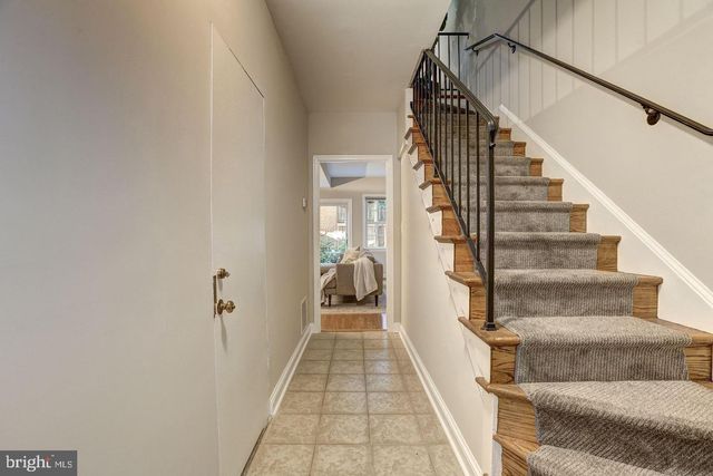 2528 QUEEN ANNES LN NW, Washington, DC 20037