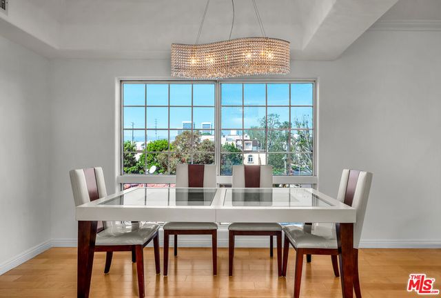 2205 S Bentley Avenue 302, Los Angeles, CA 90064