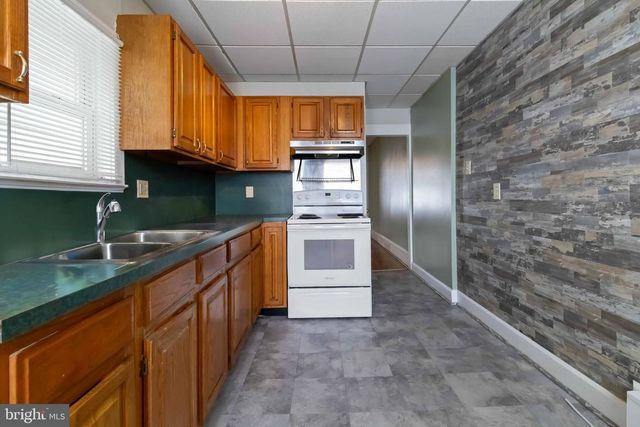 553 N 2ND ST, Shamokin, PA 17872