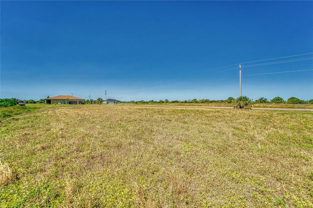 Image 38 of property listing at GULF CITY ROAD, Ruskin, FL 33570