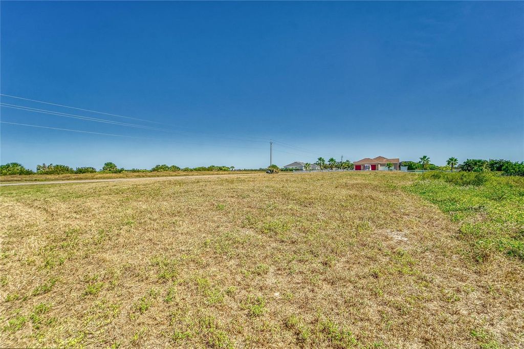 Image 40 of property listing at GULF CITY ROAD, Ruskin, FL 33570
