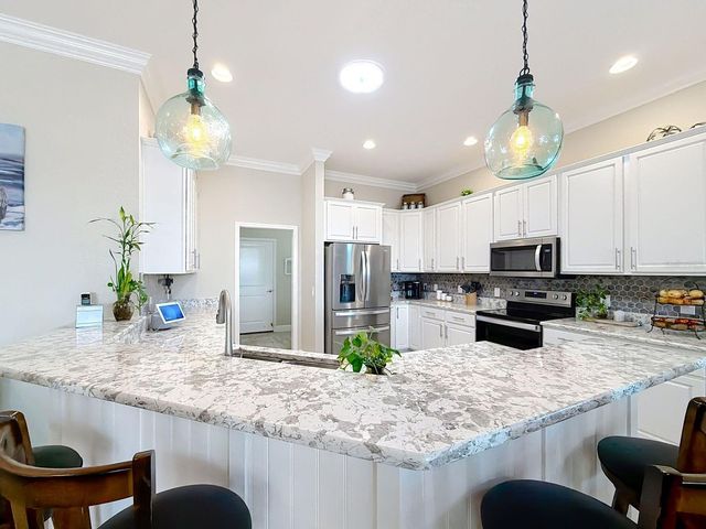 5105 JAREDS LANDING WAY, Oxford, FL 34484