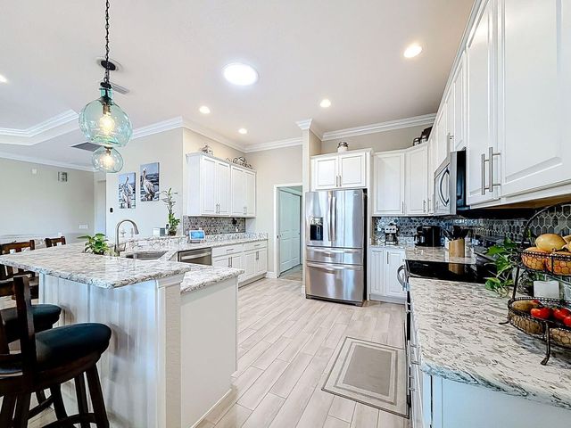 5105 JAREDS LANDING WAY, Oxford, FL 34484