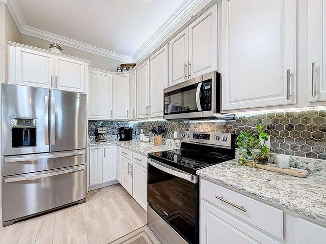 5105 JAREDS LANDING WAY, Oxford, FL 34484