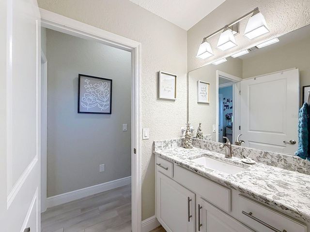 5105 JAREDS LANDING WAY, Oxford, FL 34484