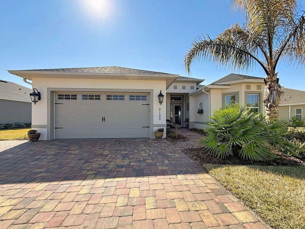 Image 2 of property listing at 5105 JAREDS LANDING WAY, Oxford, FL 34484