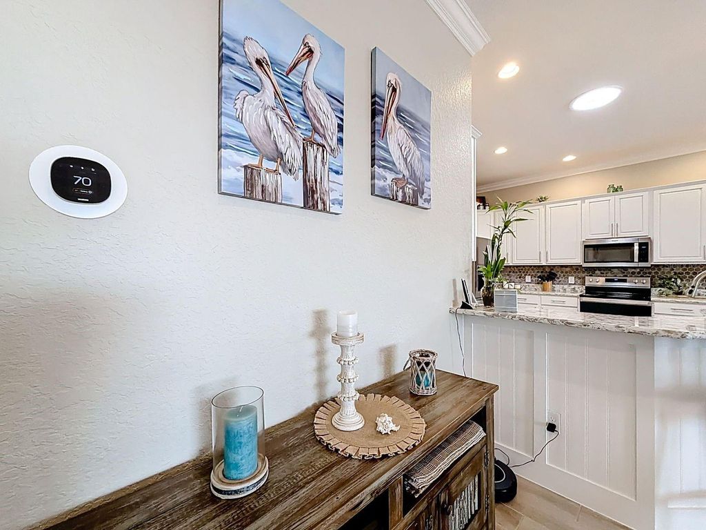 Image 12 of property listing at 5105 JAREDS LANDING WAY, Oxford, FL 34484