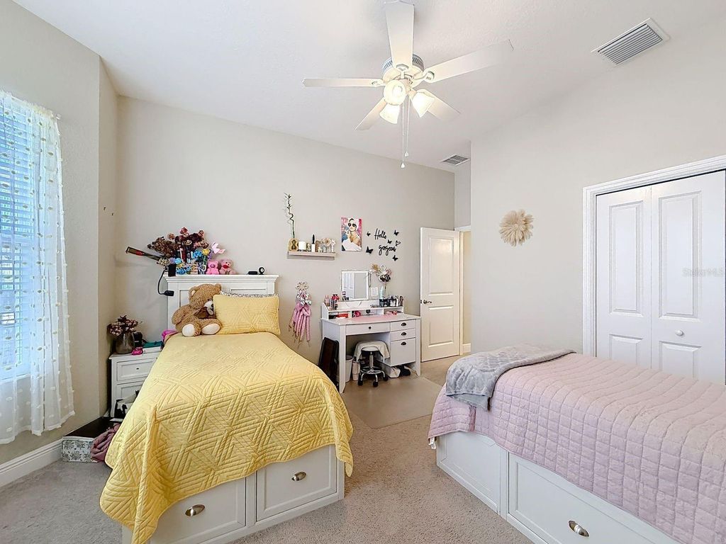 Image 25 of property listing at 5105 JAREDS LANDING WAY, Oxford, FL 34484