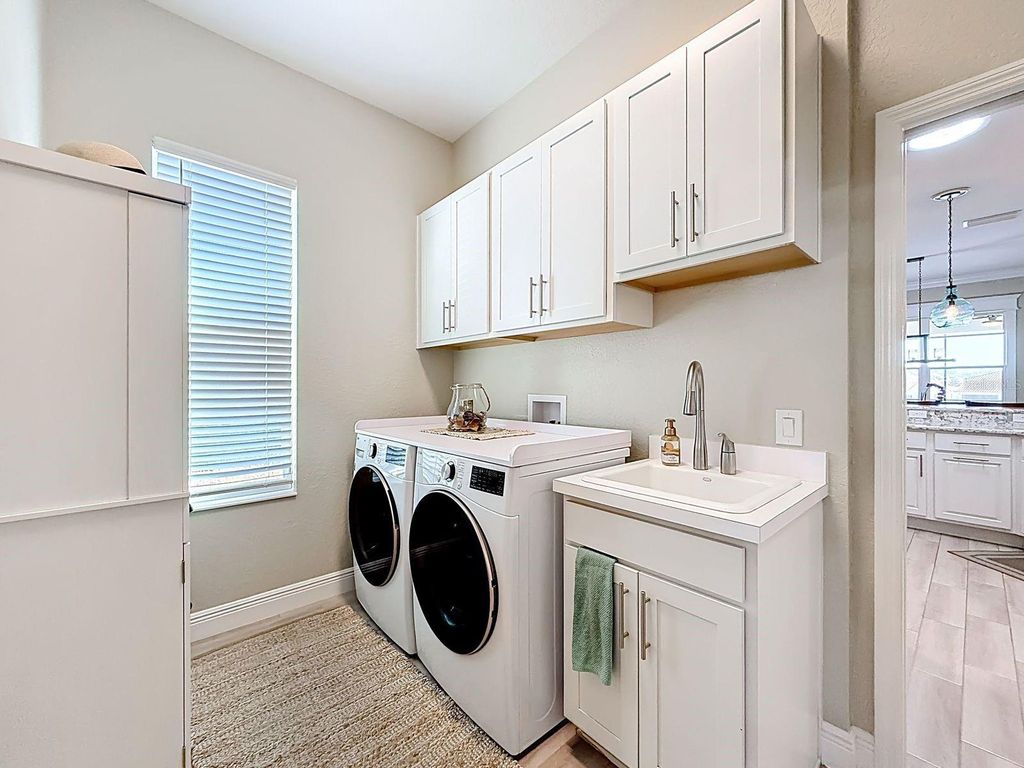 Image 30 of property listing at 5105 JAREDS LANDING WAY, Oxford, FL 34484