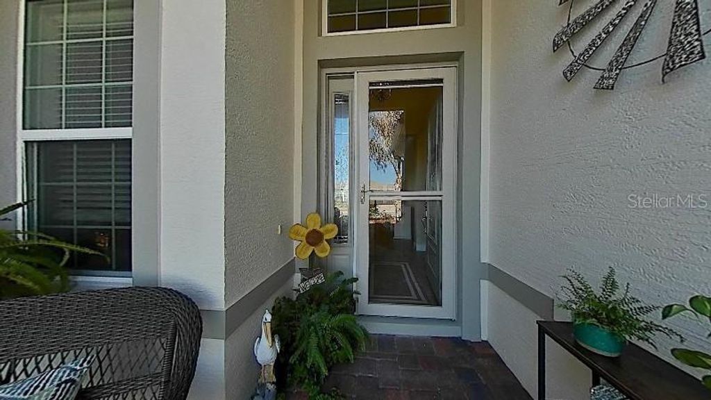 Image 4 of property listing at 5105 JAREDS LANDING WAY, Oxford, FL 34484