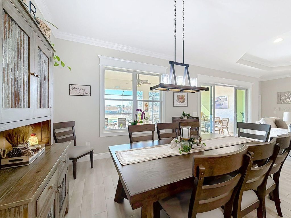 Image 9 of property listing at 5105 JAREDS LANDING WAY, Oxford, FL 34484