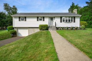 12 Nokomis Drive, Trumbull, CT 06611