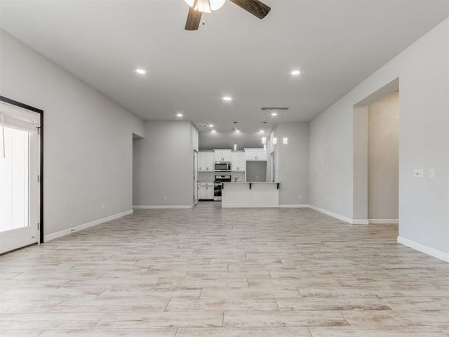 12929 NW 4th Street, Yukon, OK 73099