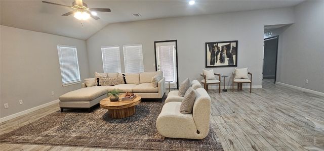12929 NW 4th Street, Yukon, OK 73099