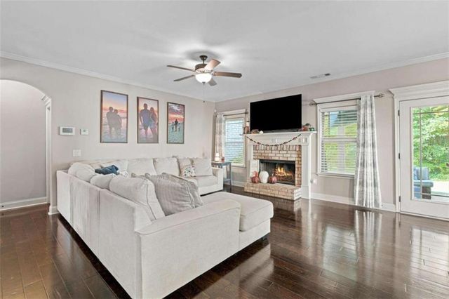 156 Fishers Mill Drive, Mcdonough, GA 30252