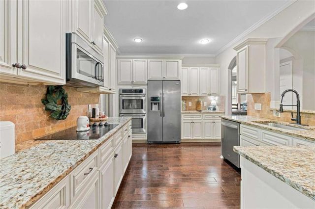 156 Fishers Mill Drive, Mcdonough, GA 30252