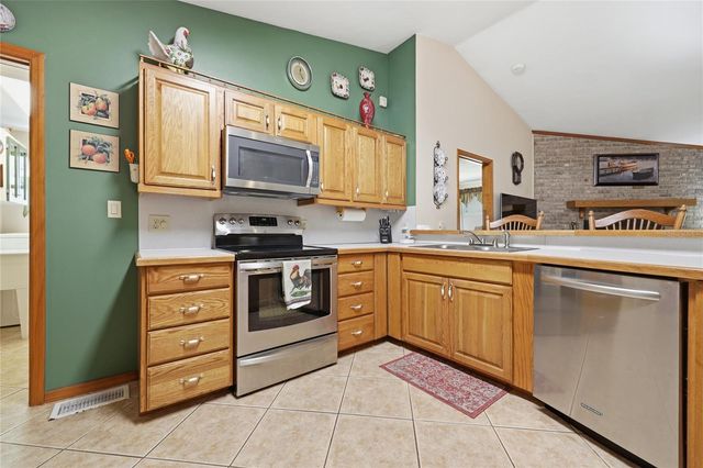 561 SE 28TH STREET, Melrose, FL 32666