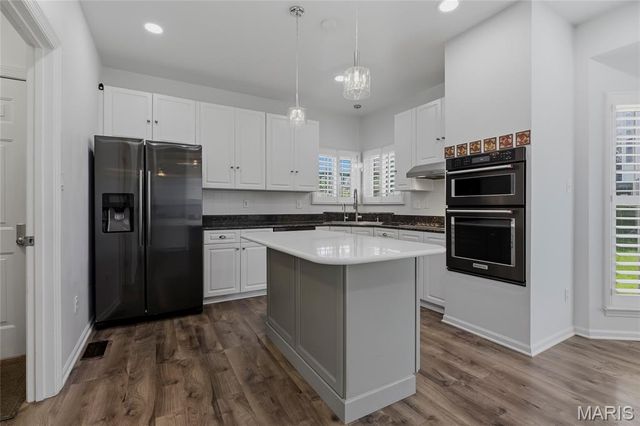 2400 Clayborn Drive, Chesterfield, MO 63017