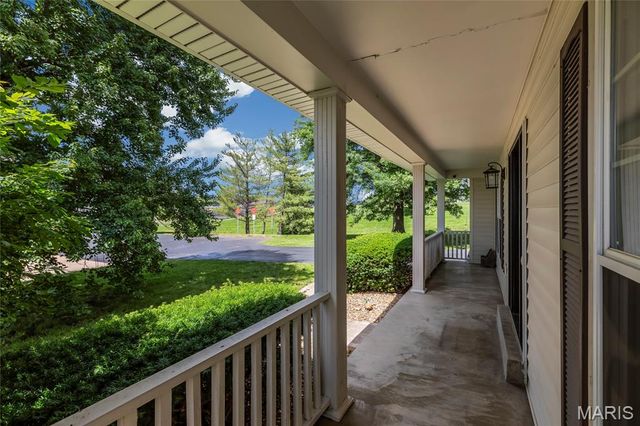 2400 Clayborn Drive, Chesterfield, MO 63017