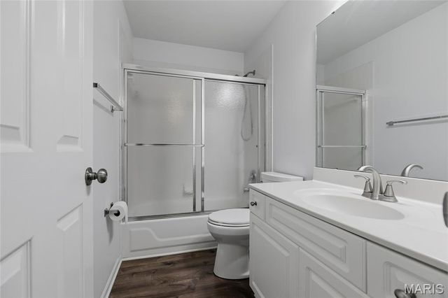2400 Clayborn Drive, Chesterfield, MO 63017