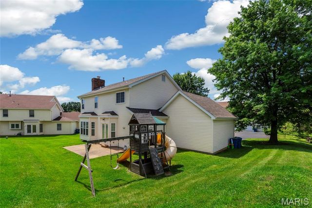 2400 Clayborn Drive, Chesterfield, MO 63017