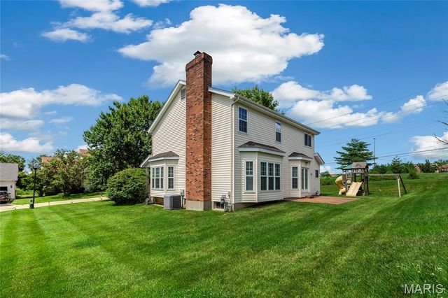 2400 Clayborn Drive, Chesterfield, MO 63017
