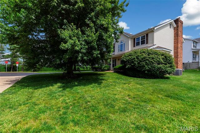 2400 Clayborn Drive, Chesterfield, MO 63017