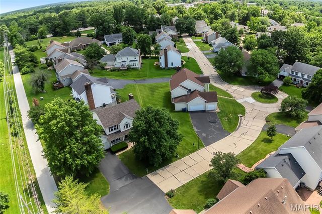 2400 Clayborn Drive, Chesterfield, MO 63017