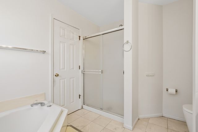 1704 Charlotte Circle, Naperville, IL 60564