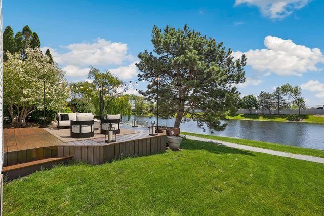 1704 Charlotte Circle, Naperville, IL 60564