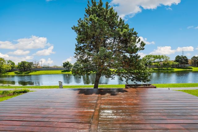 1704 Charlotte Circle, Naperville, IL 60564