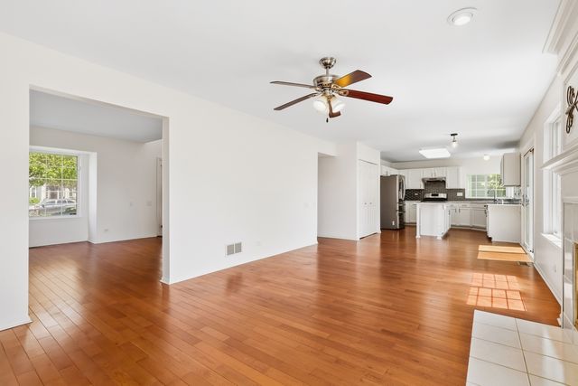 1704 Charlotte Circle, Naperville, IL 60564