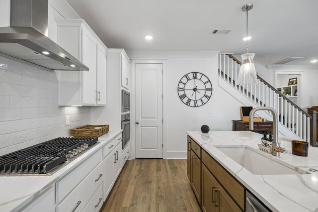825 Braidwood Ln, Franklin, TN 37064