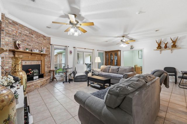 111 Louis Dr, Houma, LA 70364