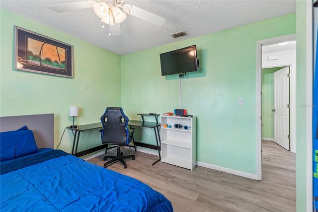 5730 LOMA VISTA DRIVE W, Davenport, FL 33896