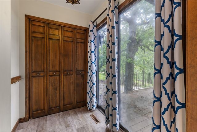 13 Rancho Vista Lane, Holiday Island, AR 72631