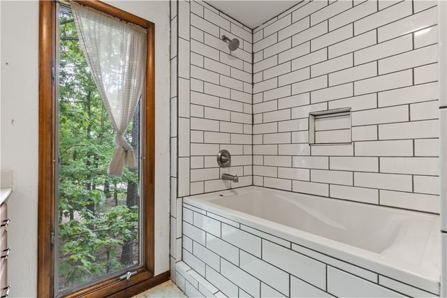 13 Rancho Vista Lane, Holiday Island, AR 72631