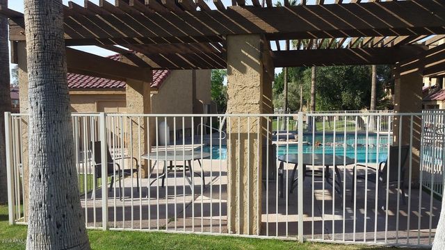 4901 S CALLE LOS CERROS Drive 235, Tempe, AZ 85282