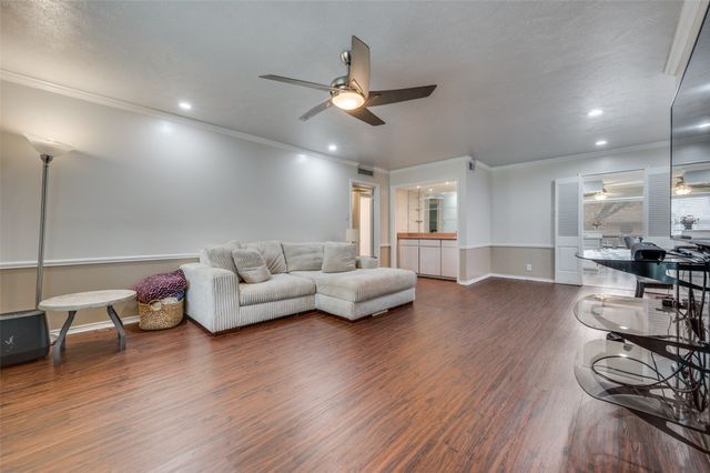 10029 Regal Park Lane 212, Dallas, TX 75230