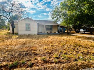 1007 N Oak, Pearsall, TX 78061