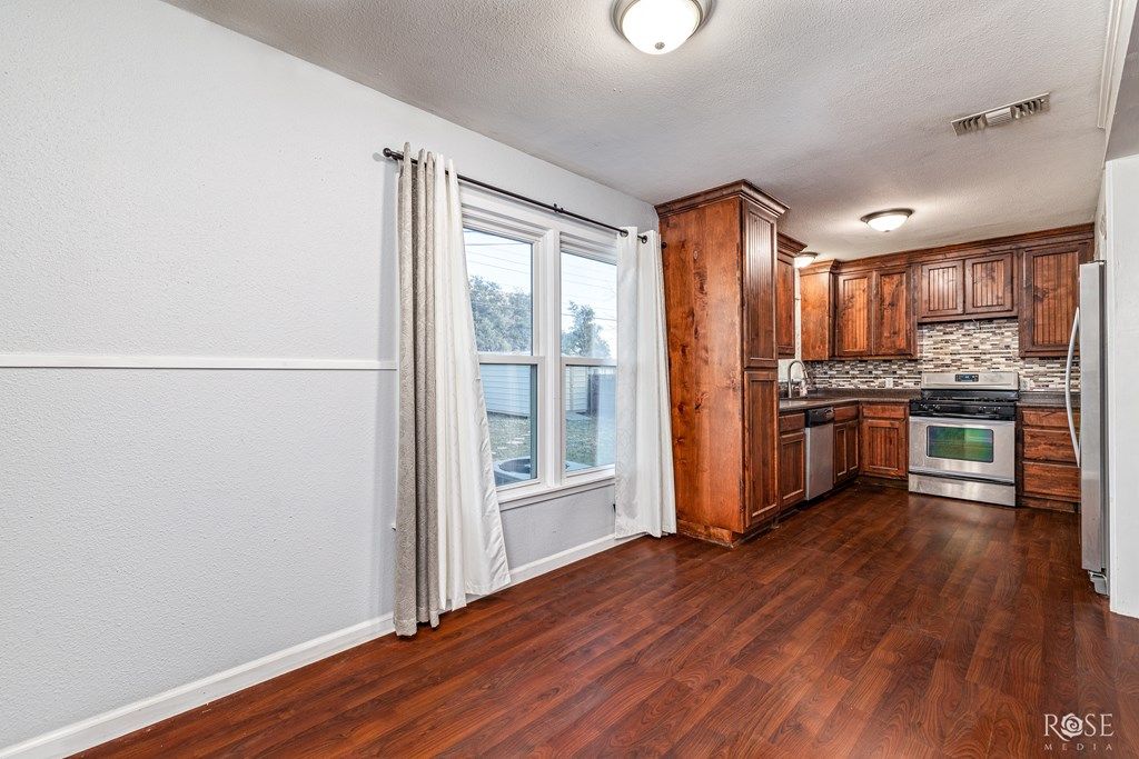 Image 12 of property listing at 2480 Baylor Ave, San Angelo, TX 76904