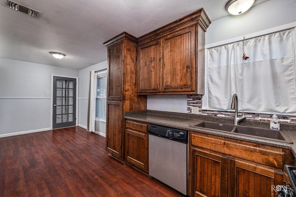 Image 14 of property listing at 2480 Baylor Ave, San Angelo, TX 76904