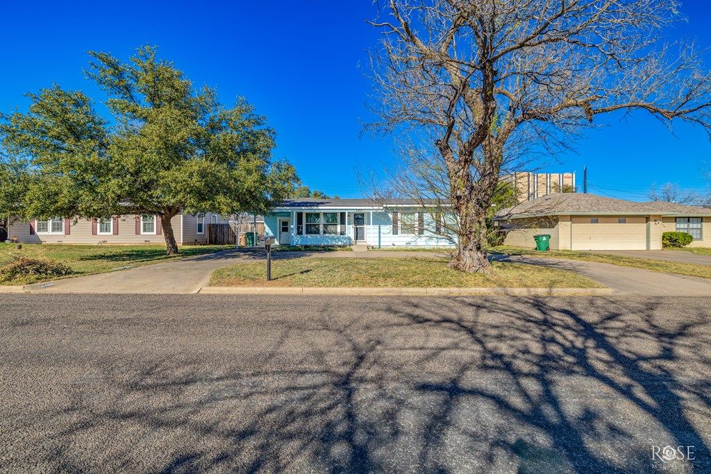 Image 4 of property listing at 2480 Baylor Ave, San Angelo, TX 76904