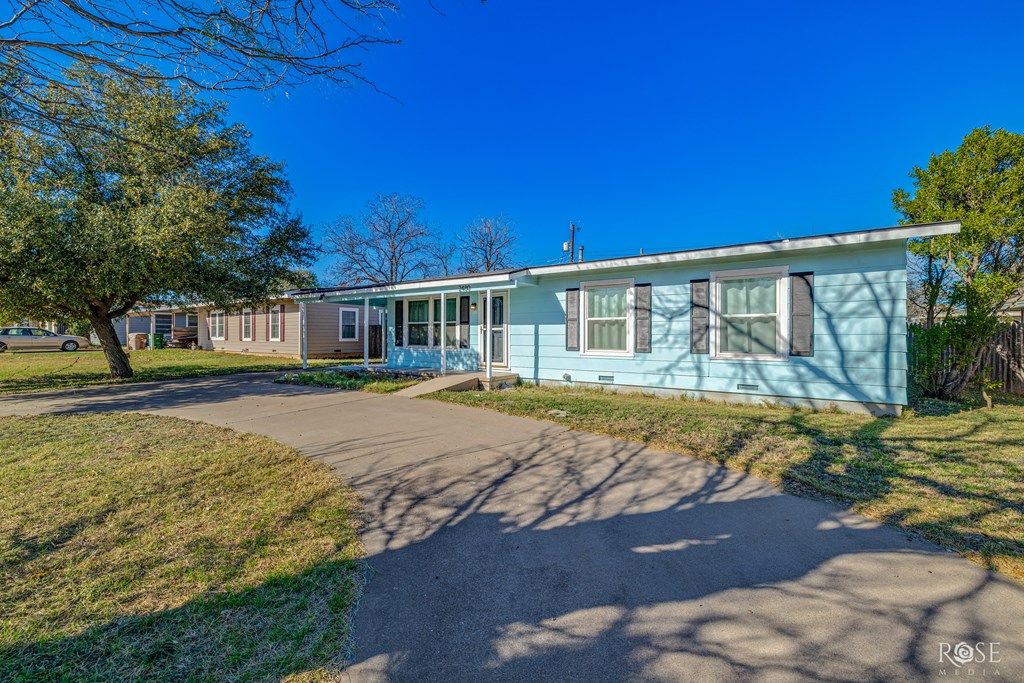 Image 5 of property listing at 2480 Baylor Ave, San Angelo, TX 76904