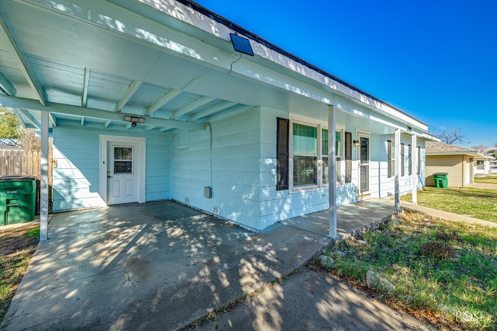 Image 6 of property listing at 2480 Baylor Ave, San Angelo, TX 76904